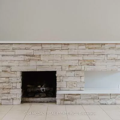 1198, Willowbrook, 1020 - WO West, Oakville