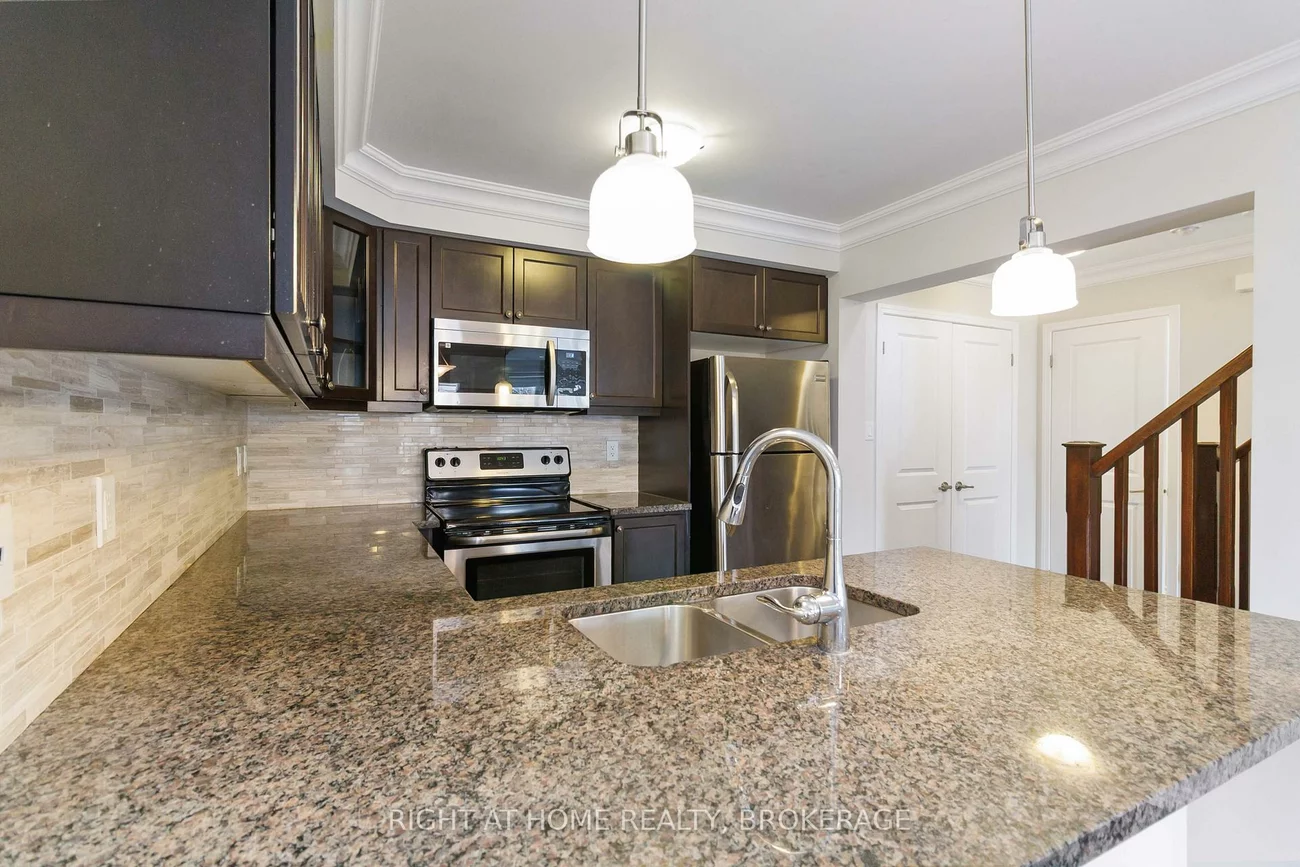 3060, Gardenia, 1008 - GO Glenorchy, Oakville