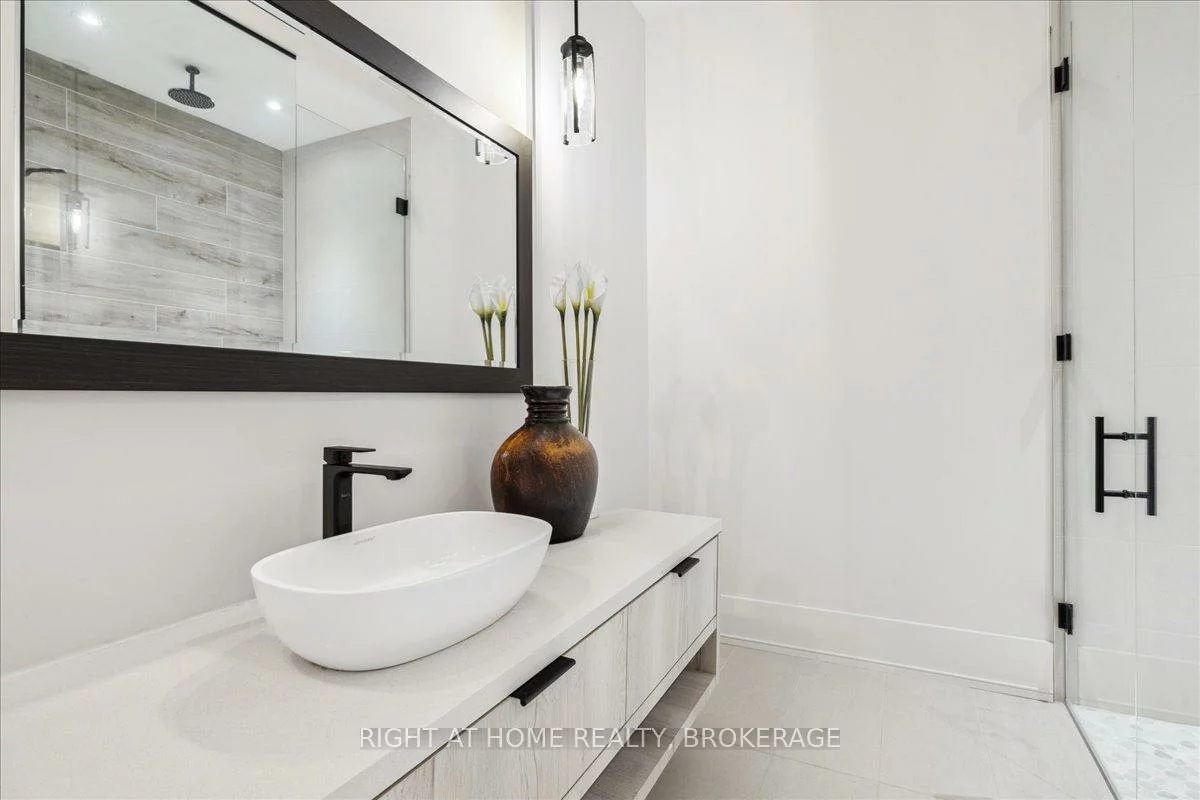1253, Crawford, 1011 - MO Morrison, Oakville
