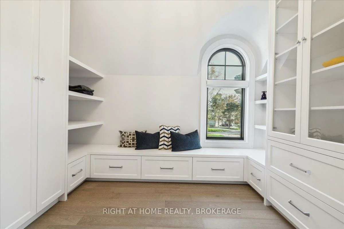 1253, Crawford, 1011 - MO Morrison, Oakville