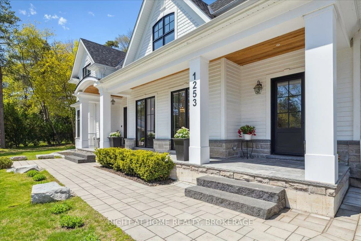 1253, Crawford, 1011 - MO Morrison, Oakville