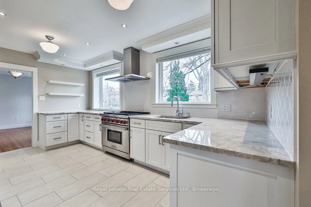196, Sabel, 1001 - BR Bronte, Oakville