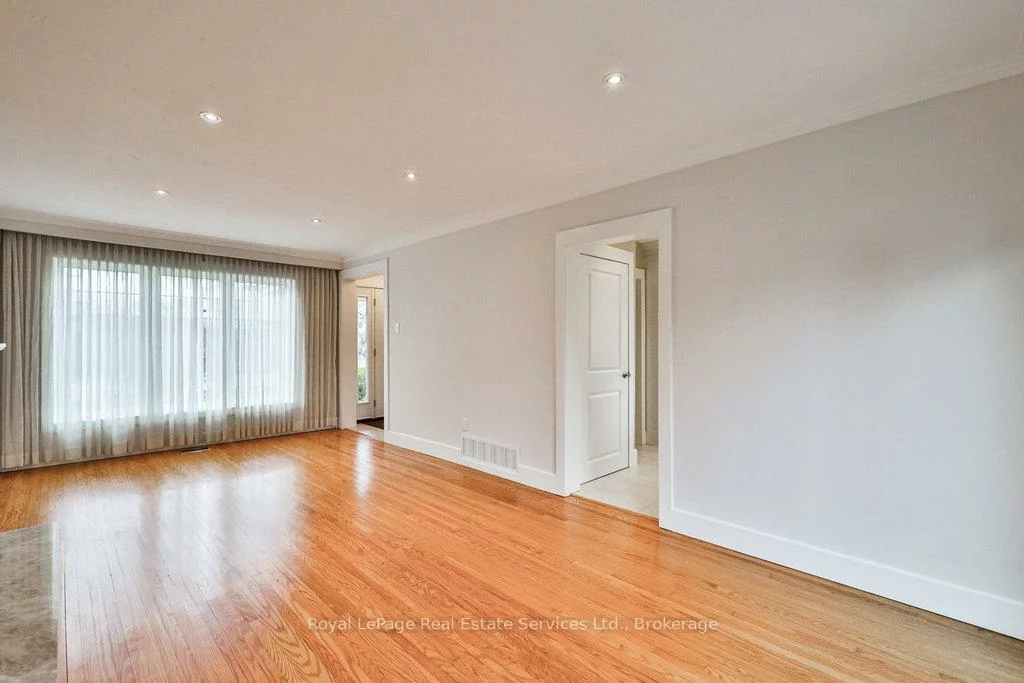 196, Sabel, 1001 - BR Bronte, Oakville