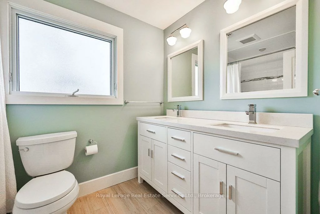 196, Sabel, 1001 - BR Bronte, Oakville