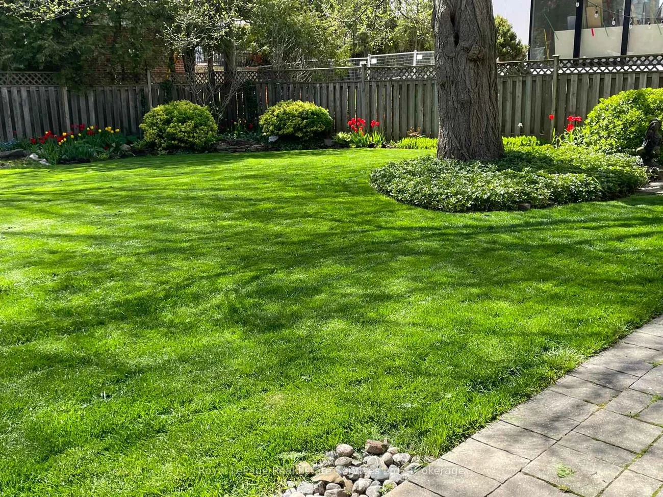 196, Sabel, 1001 - BR Bronte, Oakville