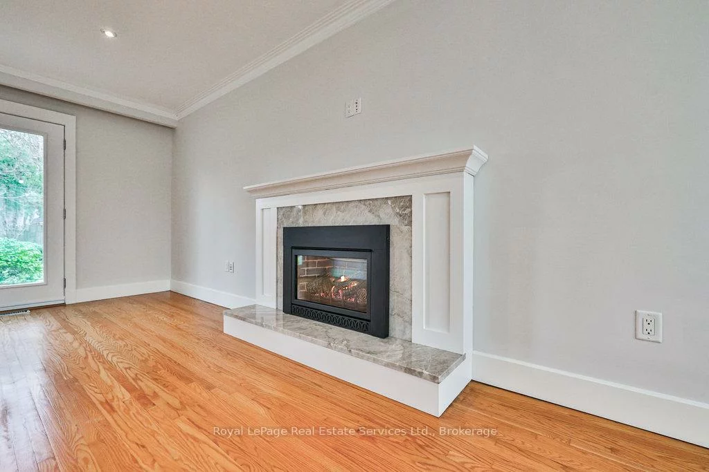 196, Sabel, 1001 - BR Bronte, Oakville