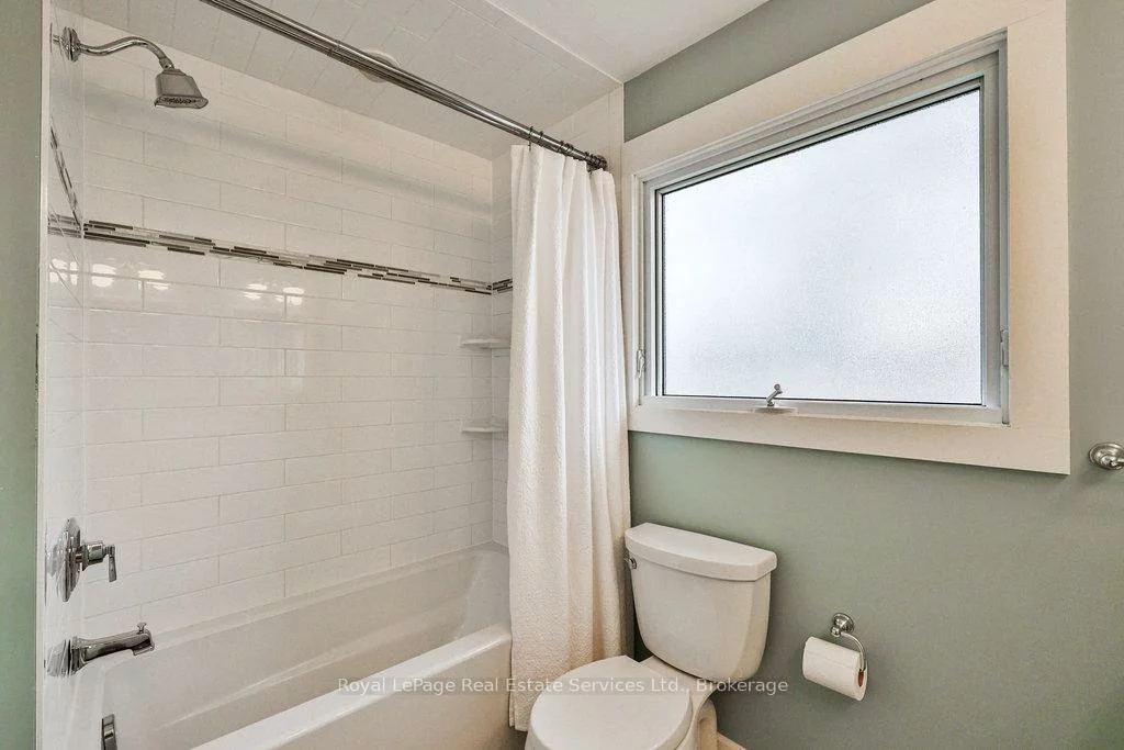 196, Sabel, 1001 - BR Bronte, Oakville