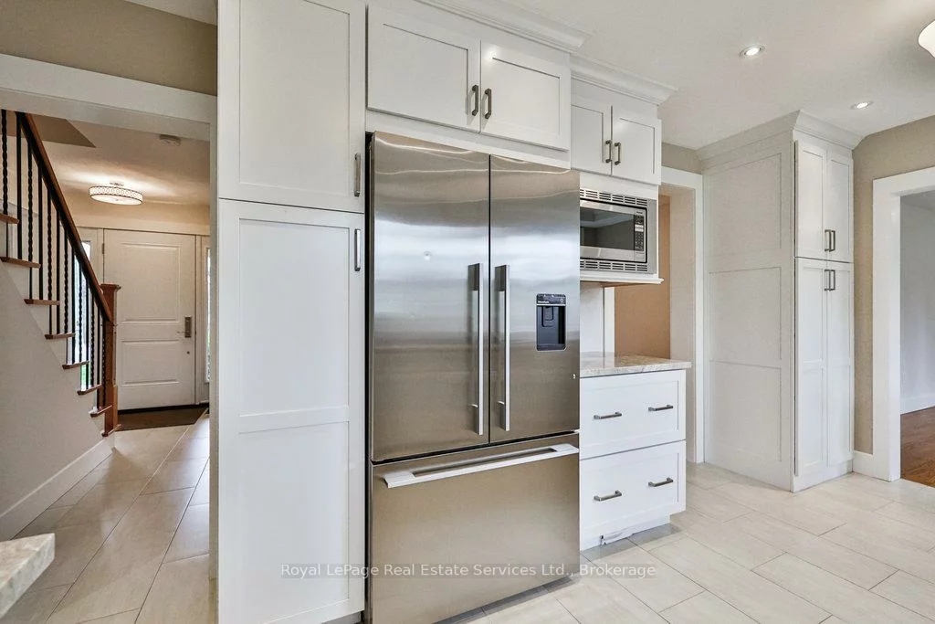 196, Sabel, 1001 - BR Bronte, Oakville
