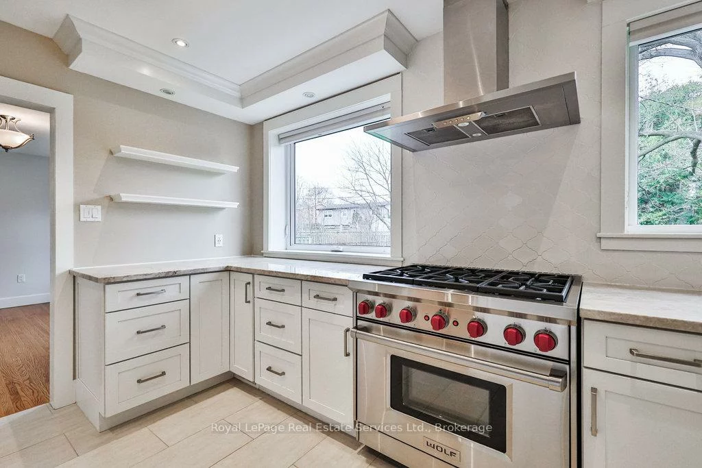 196, Sabel, 1001 - BR Bronte, Oakville