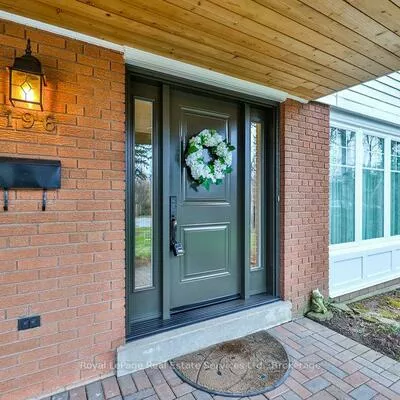 196, Sabel, 1001 - BR Bronte, Oakville