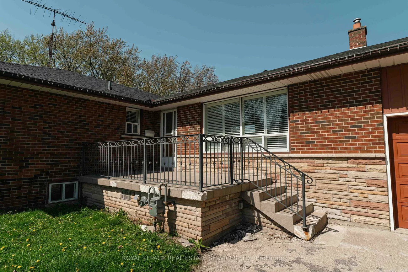 365, Sandhurst, 1020 - WO West, Oakville