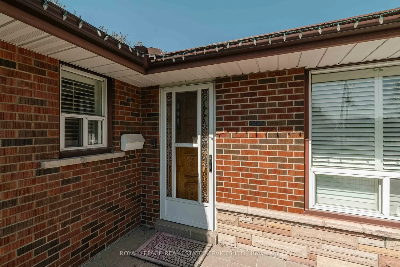 365, Sandhurst, 1020 - WO West, Oakville