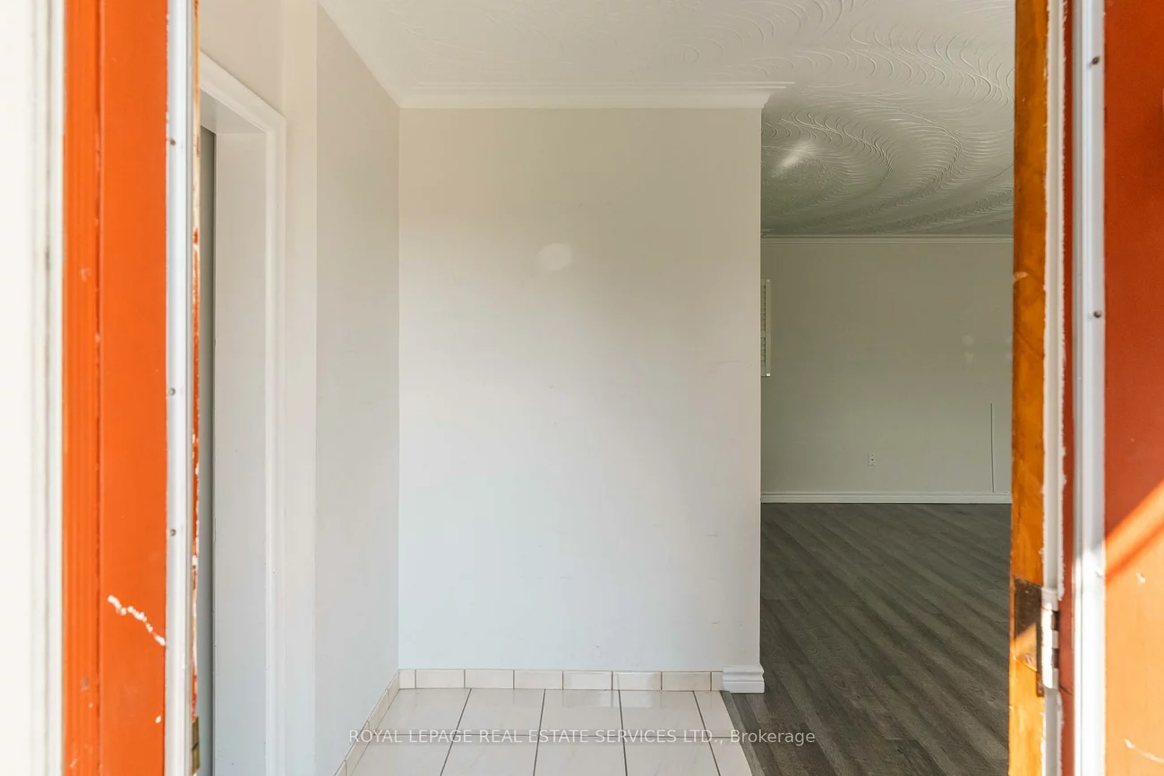 365, Sandhurst, 1020 - WO West, Oakville