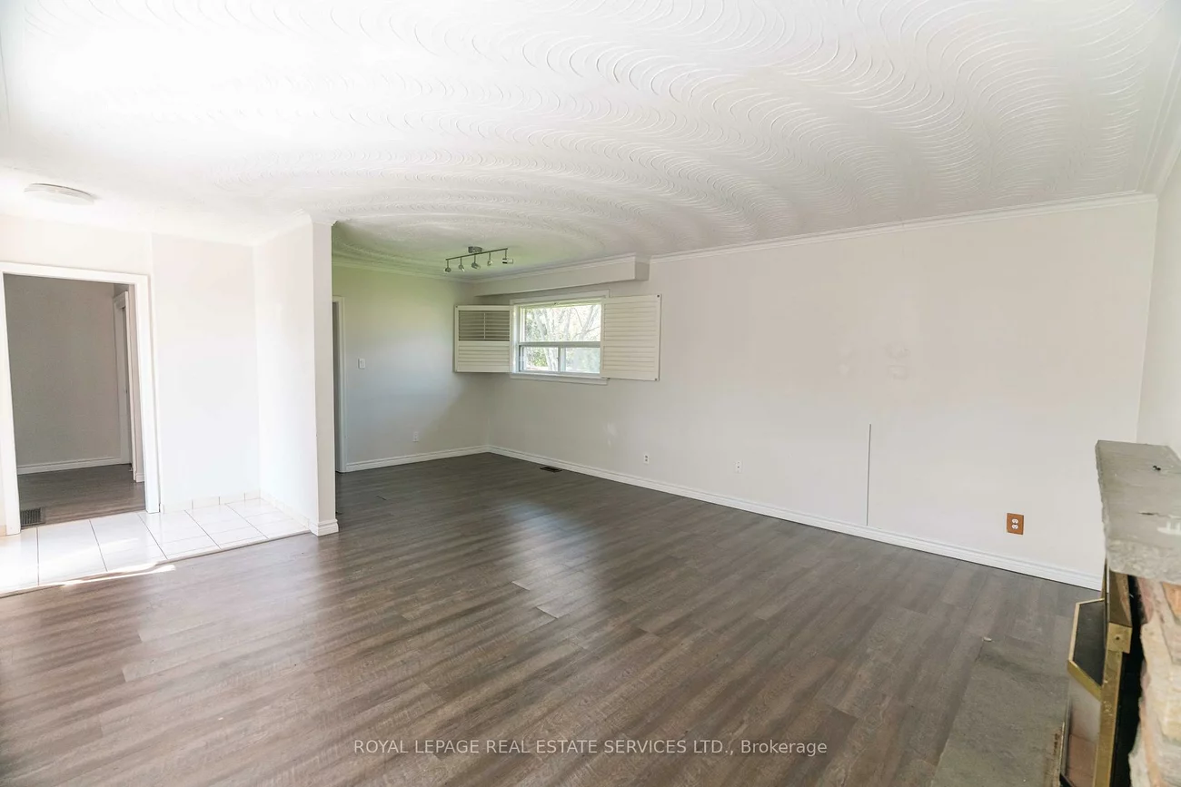 365, Sandhurst, 1020 - WO West, Oakville