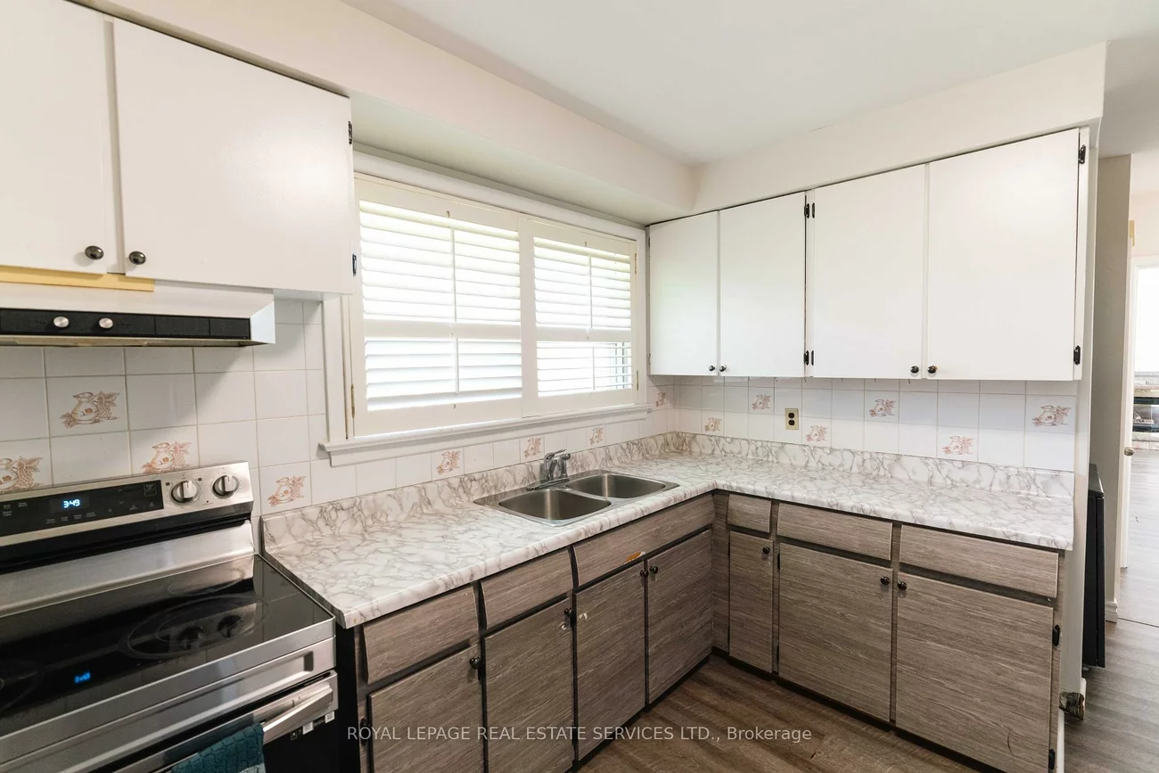 365, Sandhurst, 1020 - WO West, Oakville