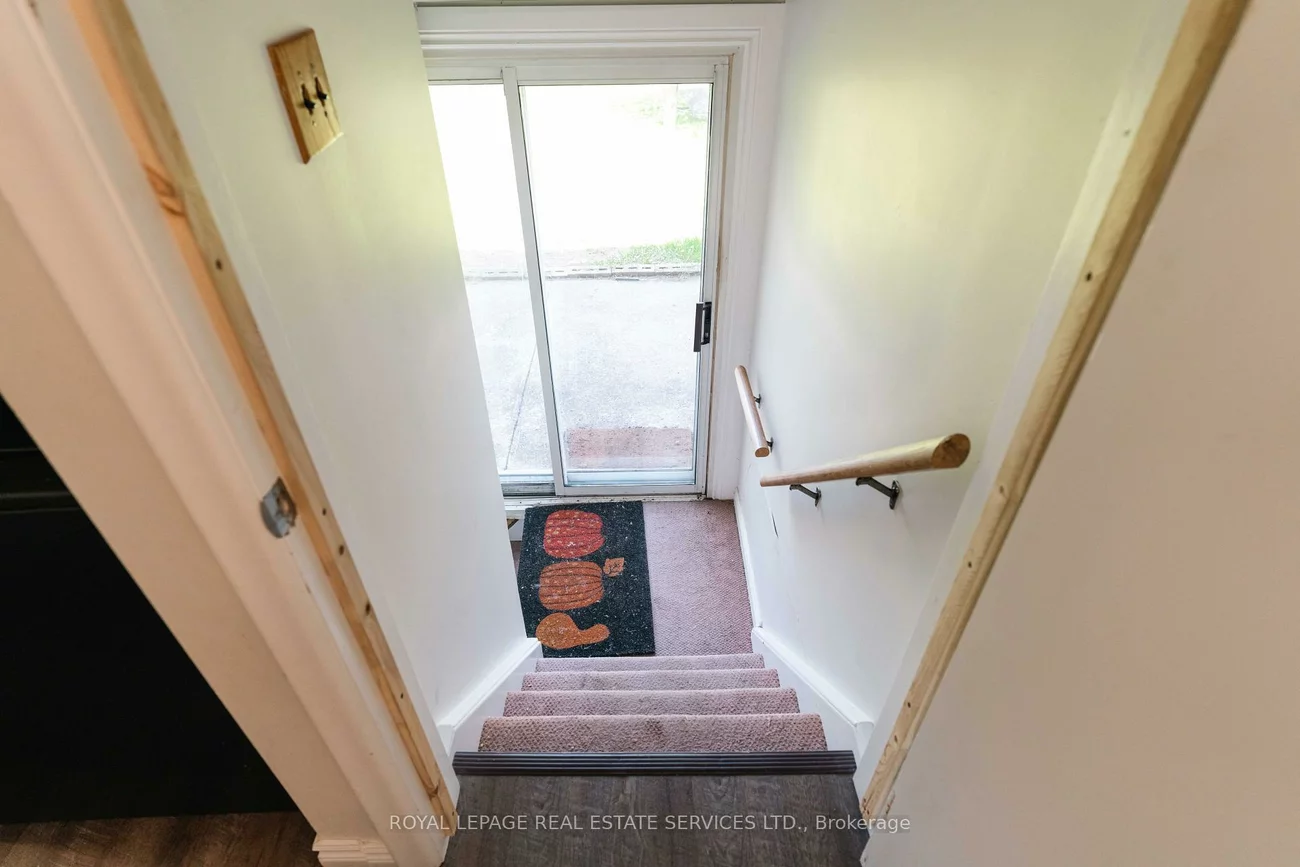 365, Sandhurst, 1020 - WO West, Oakville