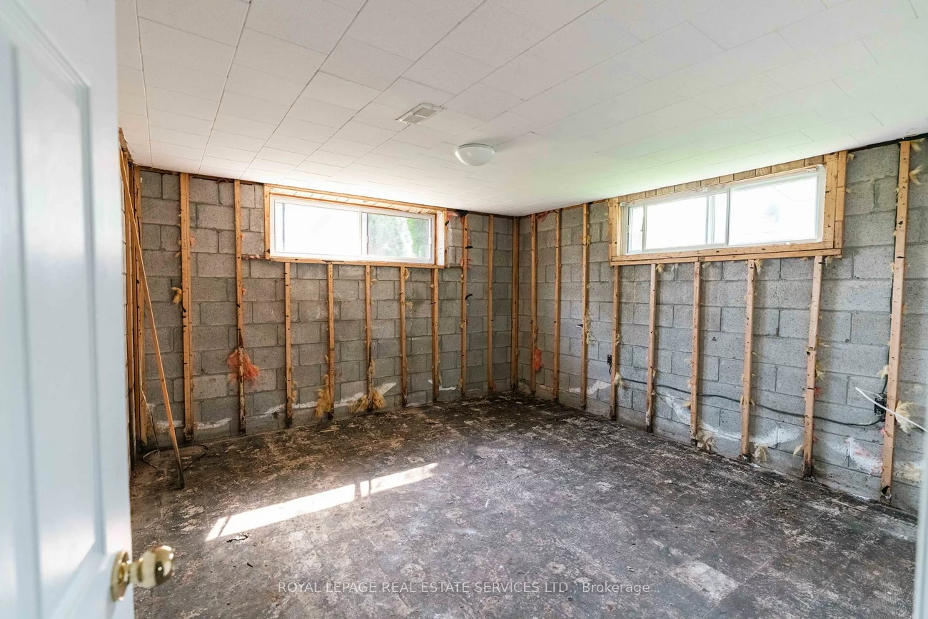 365, Sandhurst, 1020 - WO West, Oakville