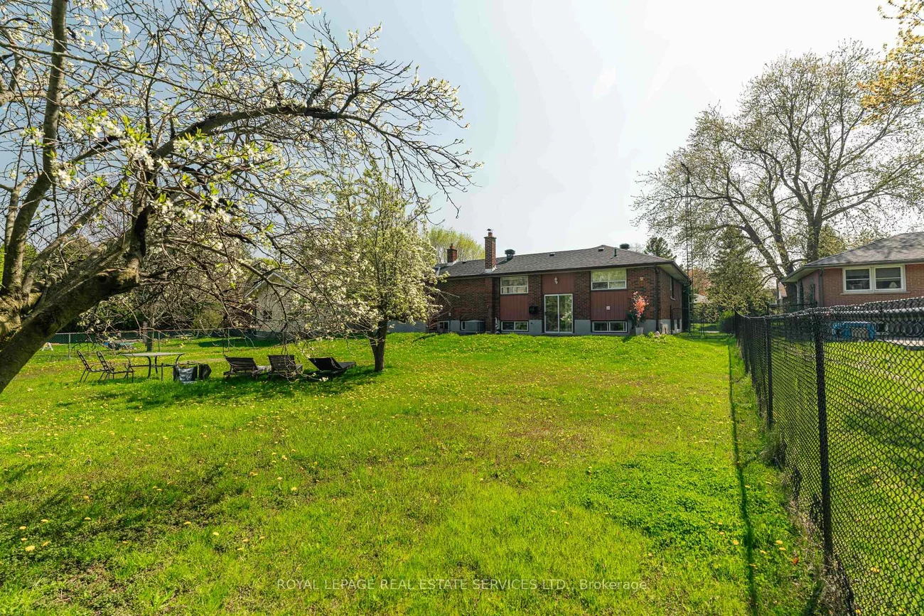 365, Sandhurst, 1020 - WO West, Oakville