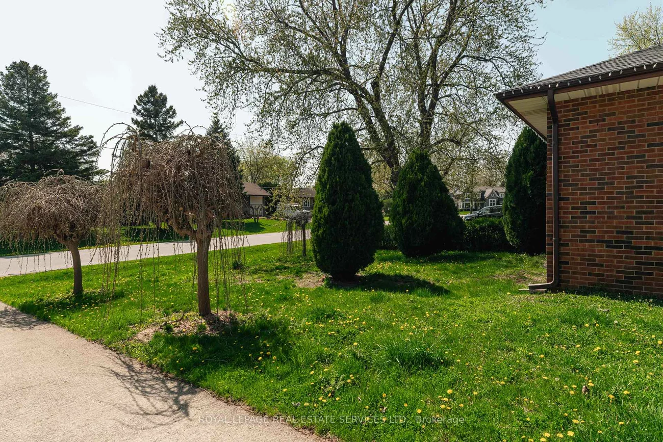 365, Sandhurst, 1020 - WO West, Oakville