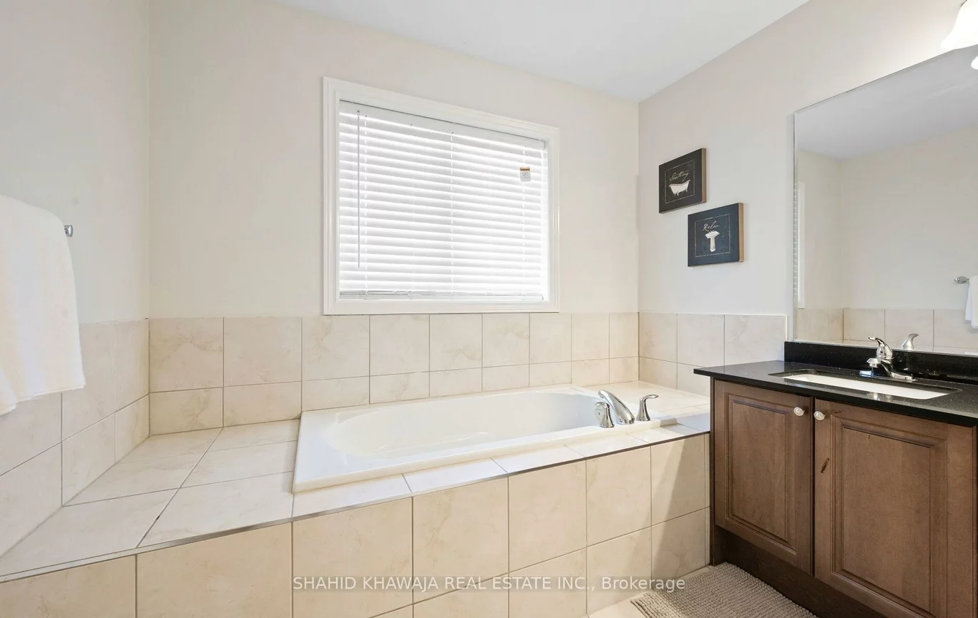 3049, Isaac, 1008 - GO Glenorchy, Oakville