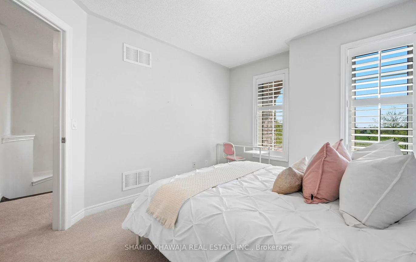 3049, Isaac, 1008 - GO Glenorchy, Oakville