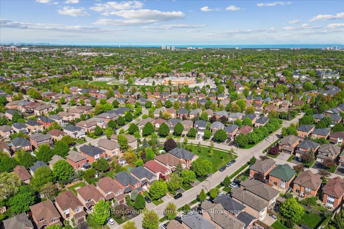 2477, Longridge, 1015 - RO River Oaks, Oakville