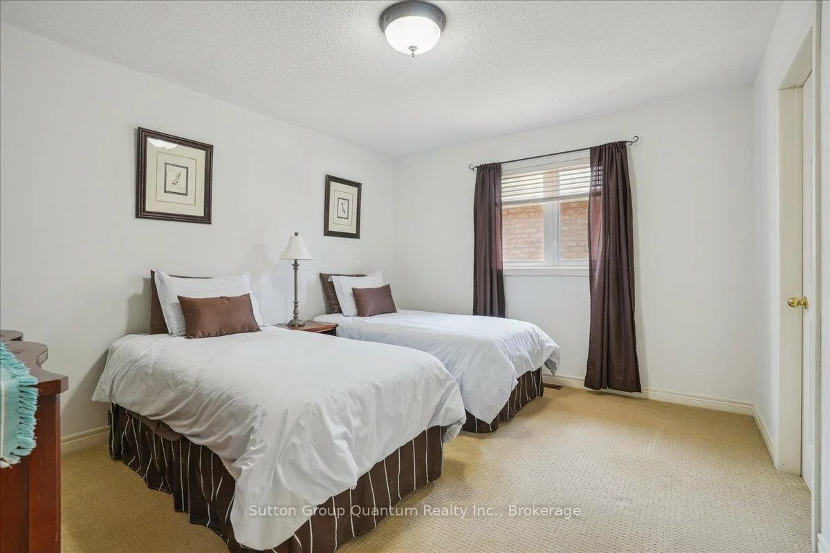2477, Longridge, 1015 - RO River Oaks, Oakville
