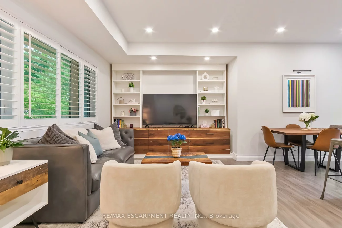 354, Bartos, 1002 - CO Central, Oakville