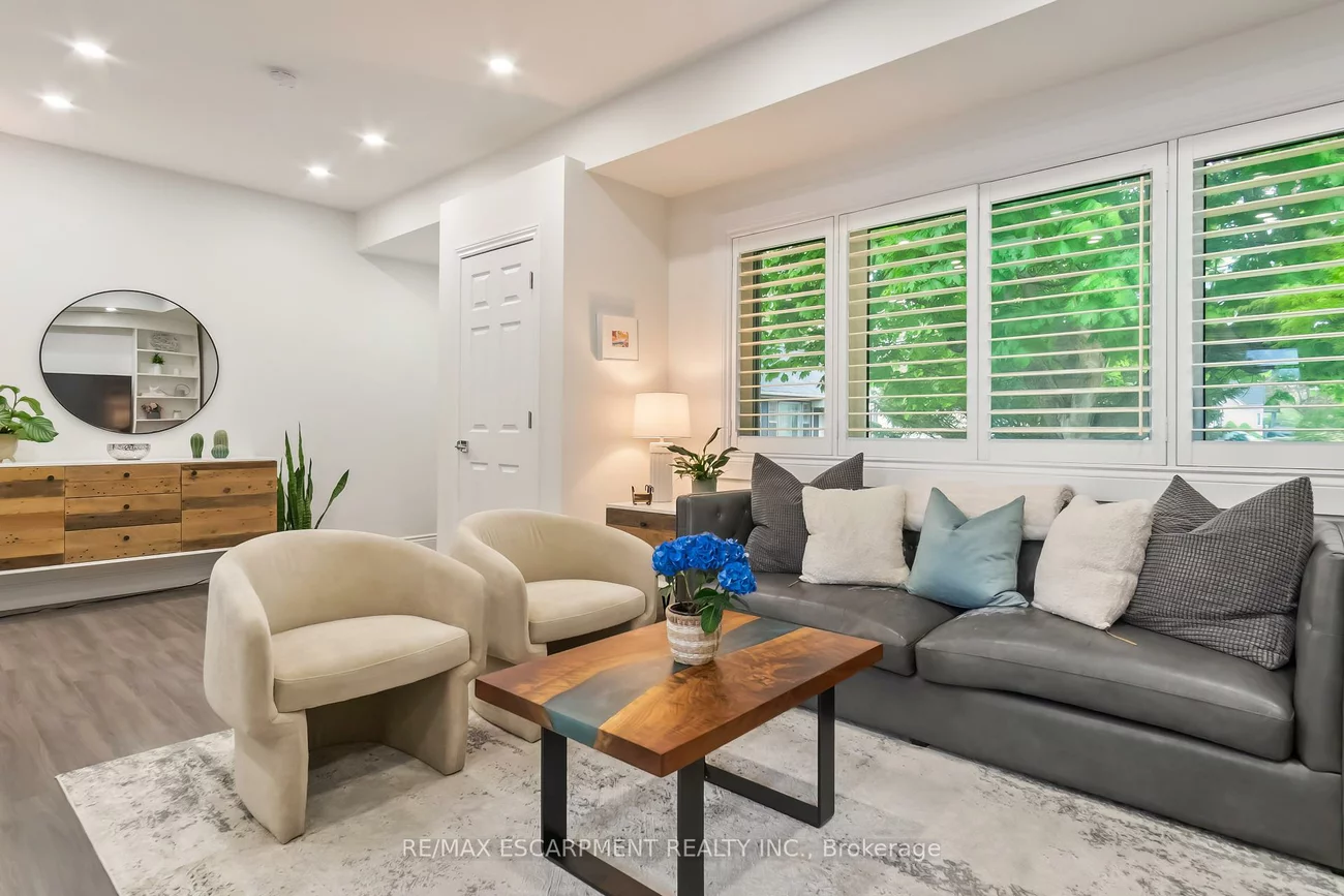 354, Bartos, 1002 - CO Central, Oakville