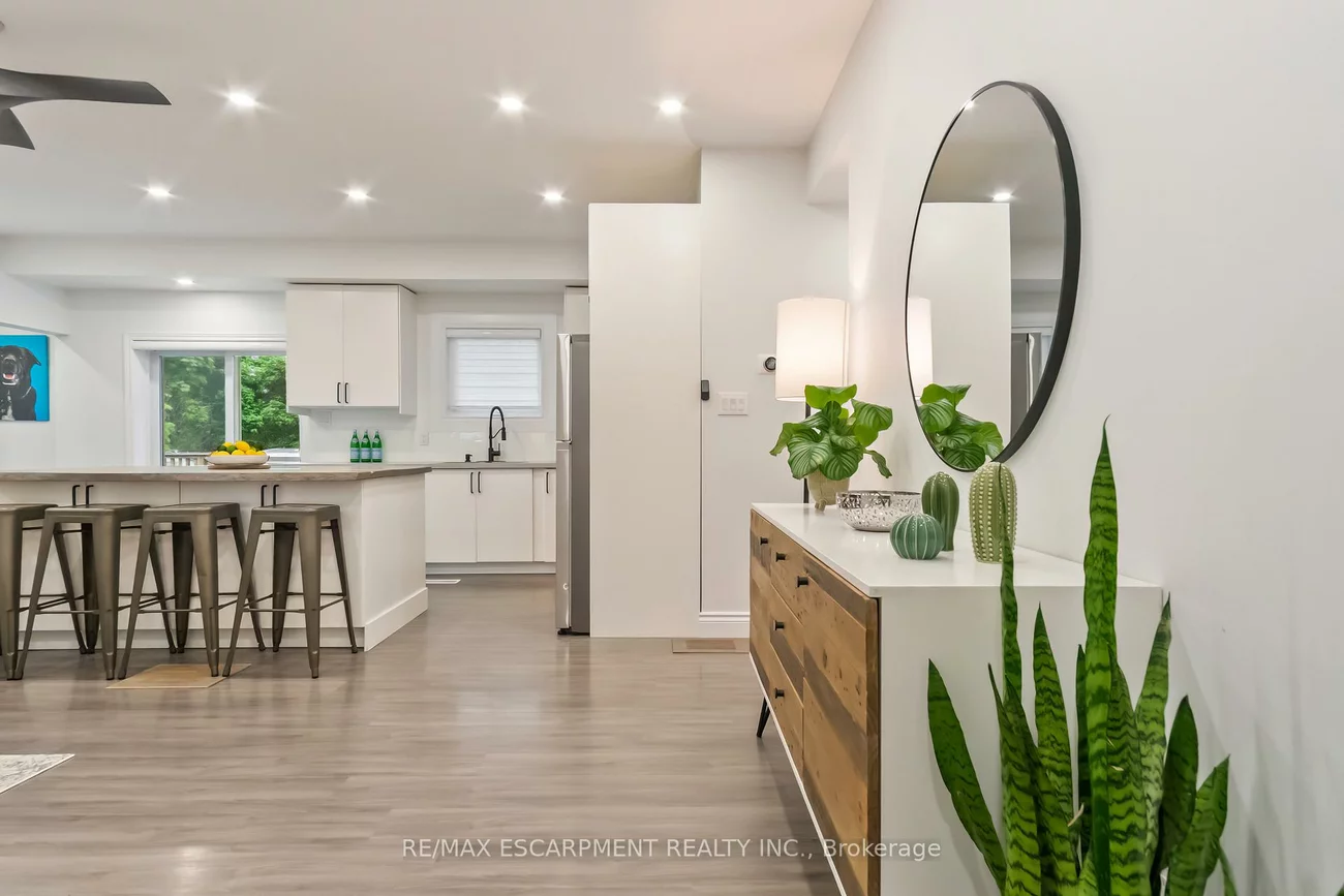 354, Bartos, 1002 - CO Central, Oakville