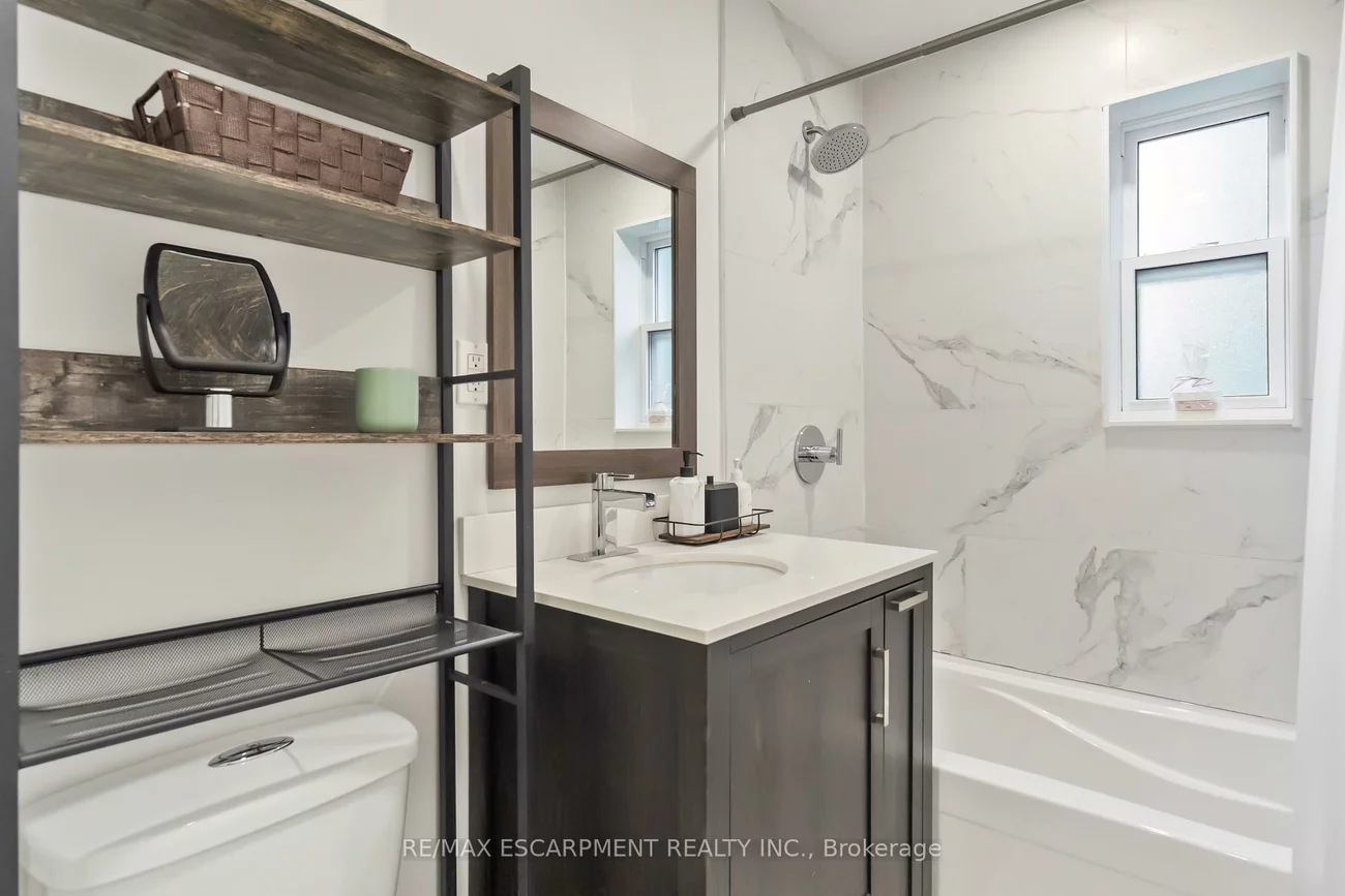 354, Bartos, 1002 - CO Central, Oakville