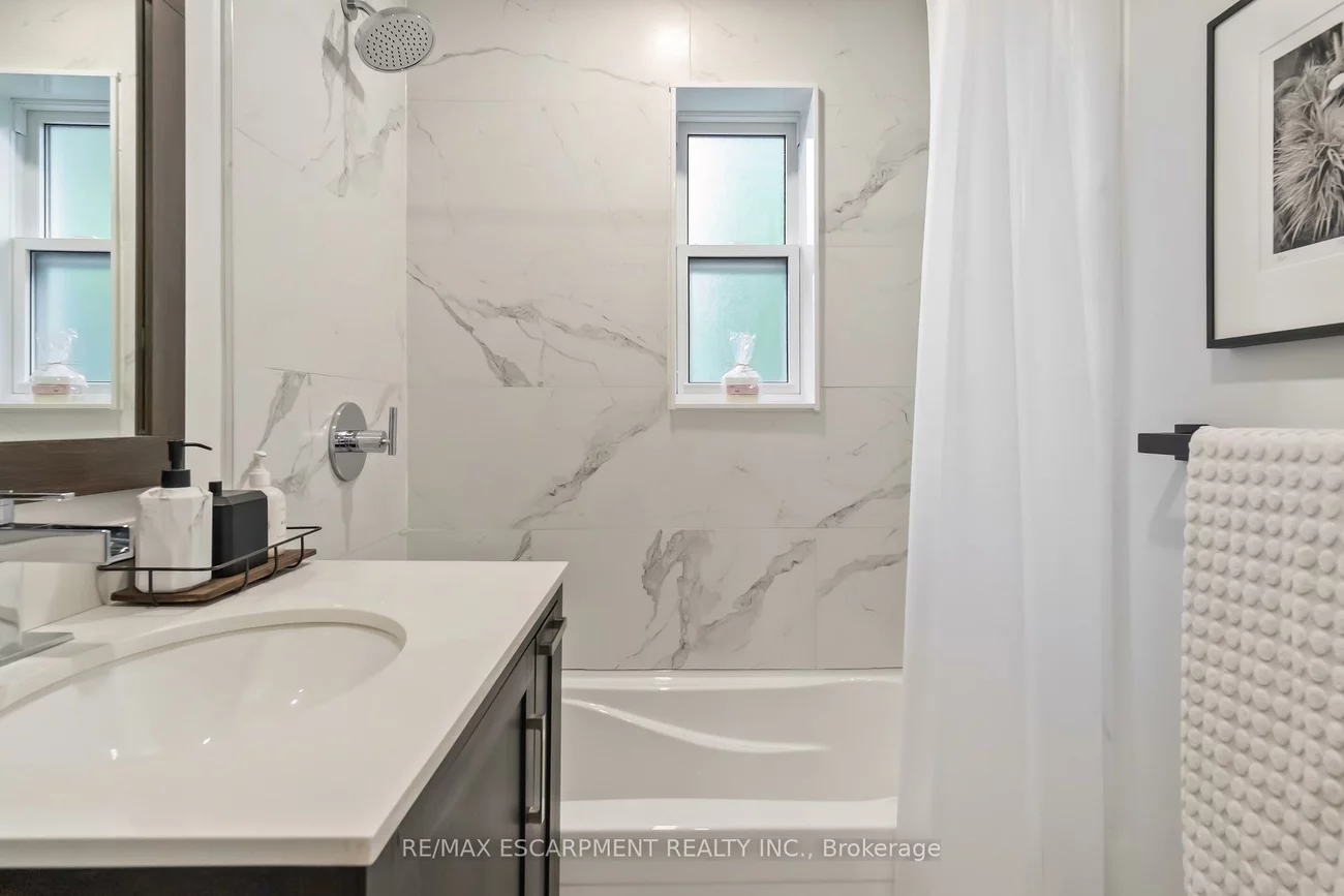 354, Bartos, 1002 - CO Central, Oakville