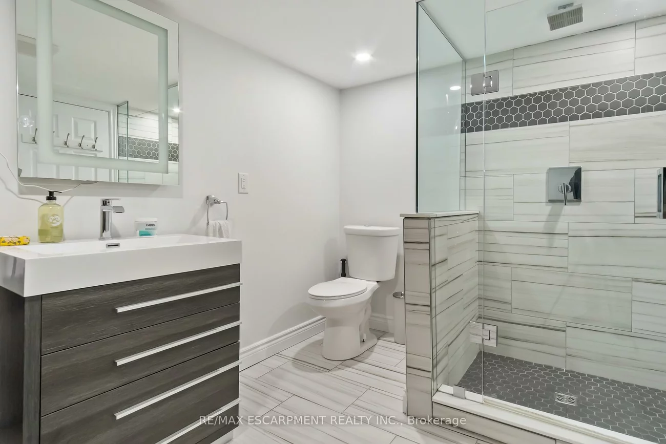 354, Bartos, 1002 - CO Central, Oakville