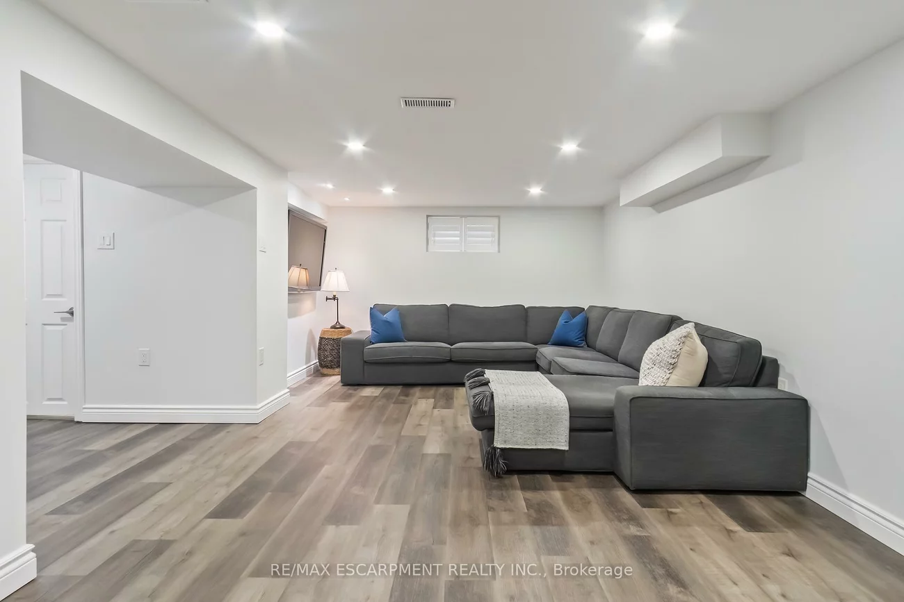 354, Bartos, 1002 - CO Central, Oakville