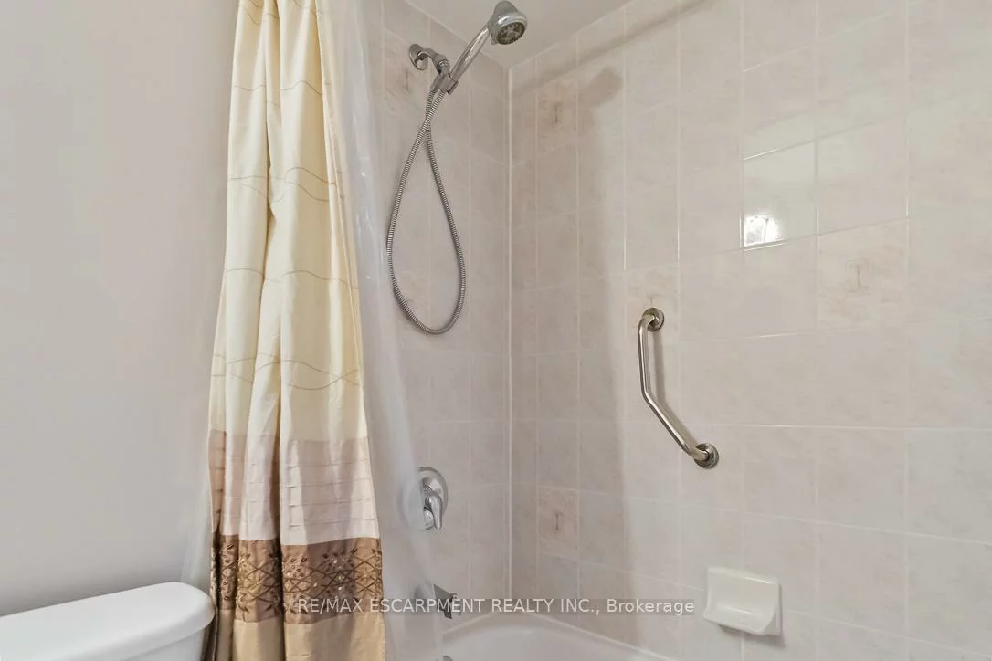 2160, Peachtree, 1019 - WM Westmount, Oakville