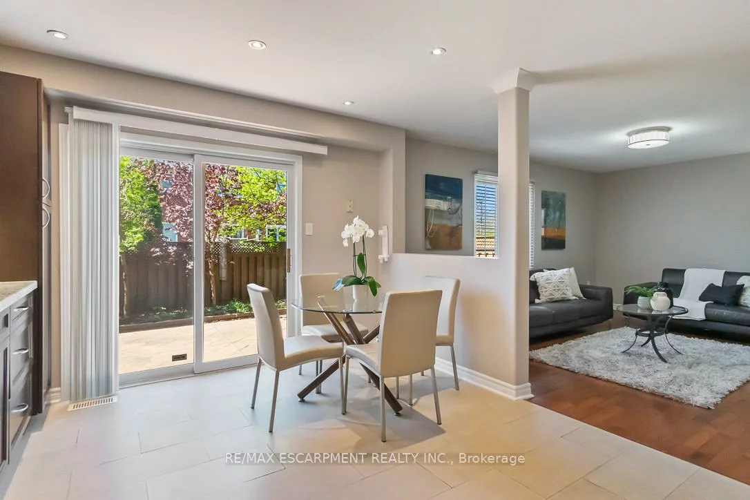2160, Peachtree, 1019 - WM Westmount, Oakville
