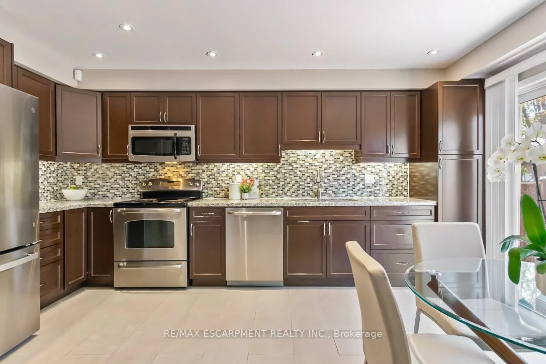 2160, Peachtree, 1019 - WM Westmount, Oakville