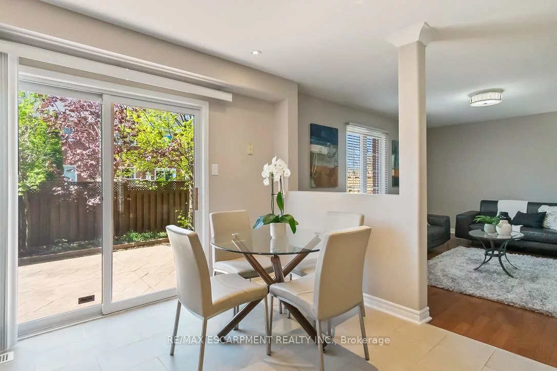 2160, Peachtree, 1019 - WM Westmount, Oakville