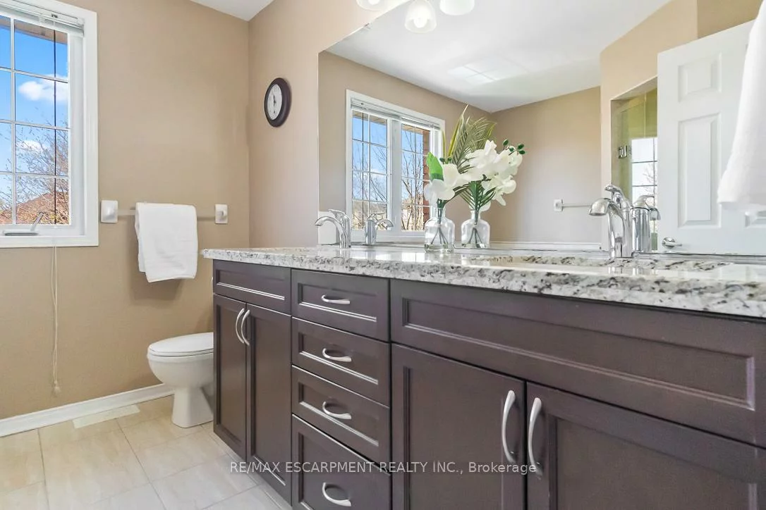 2160, Peachtree, 1019 - WM Westmount, Oakville