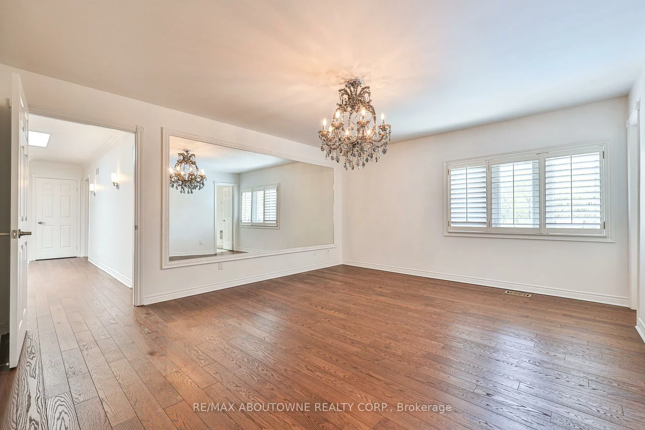 108, Whittington, 1017 - SW Southwest, Oakville