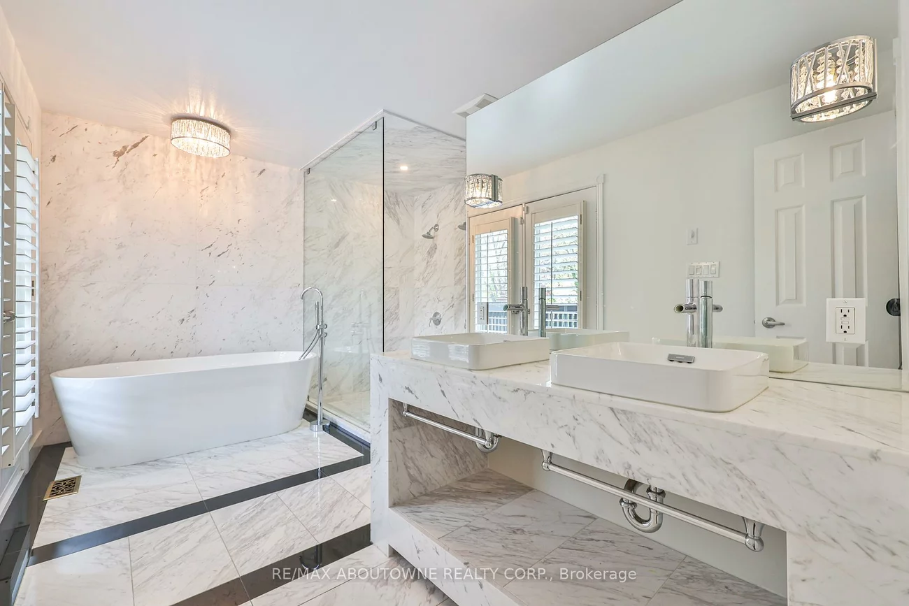 108, Whittington, 1017 - SW Southwest, Oakville