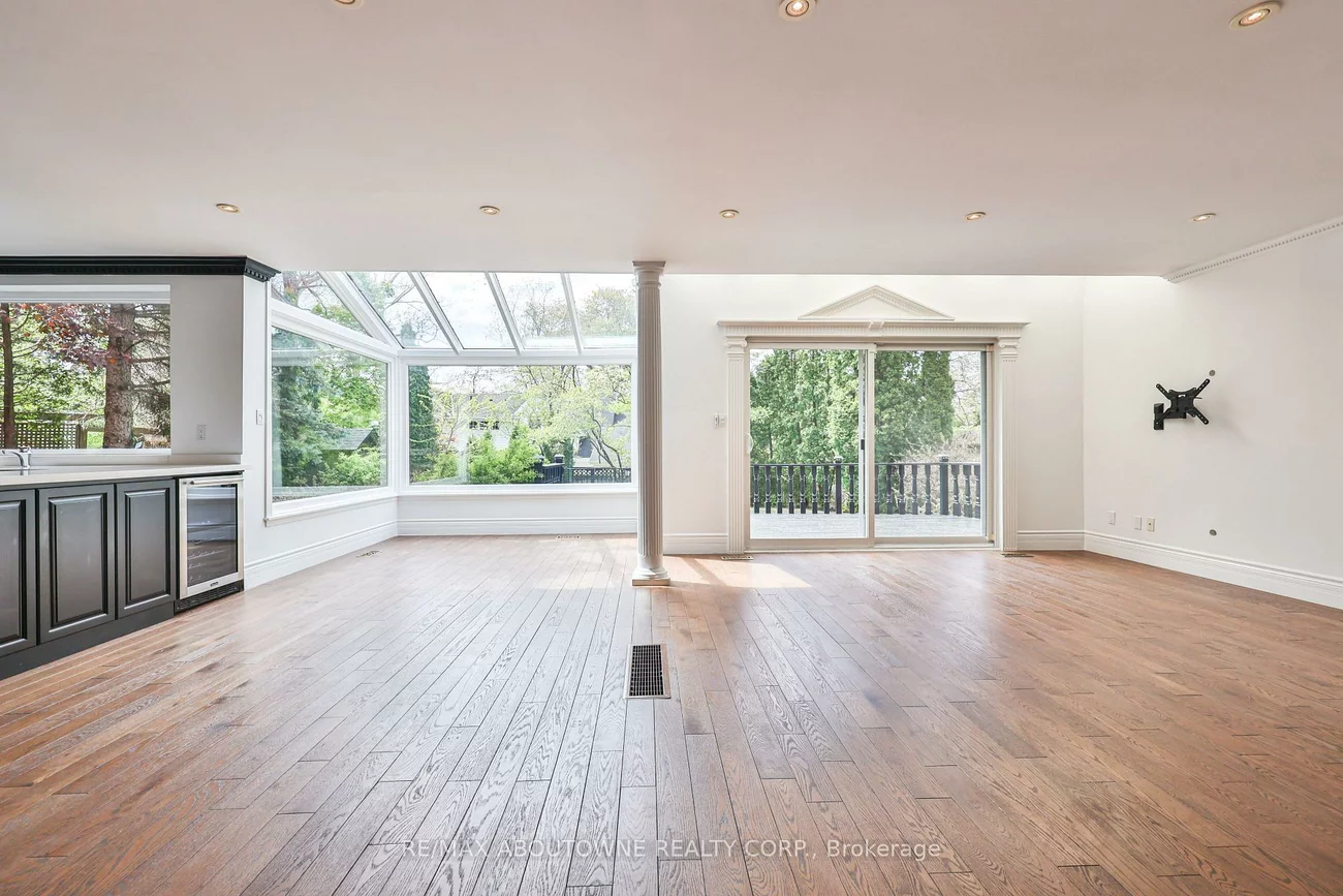 108, Whittington, 1017 - SW Southwest, Oakville