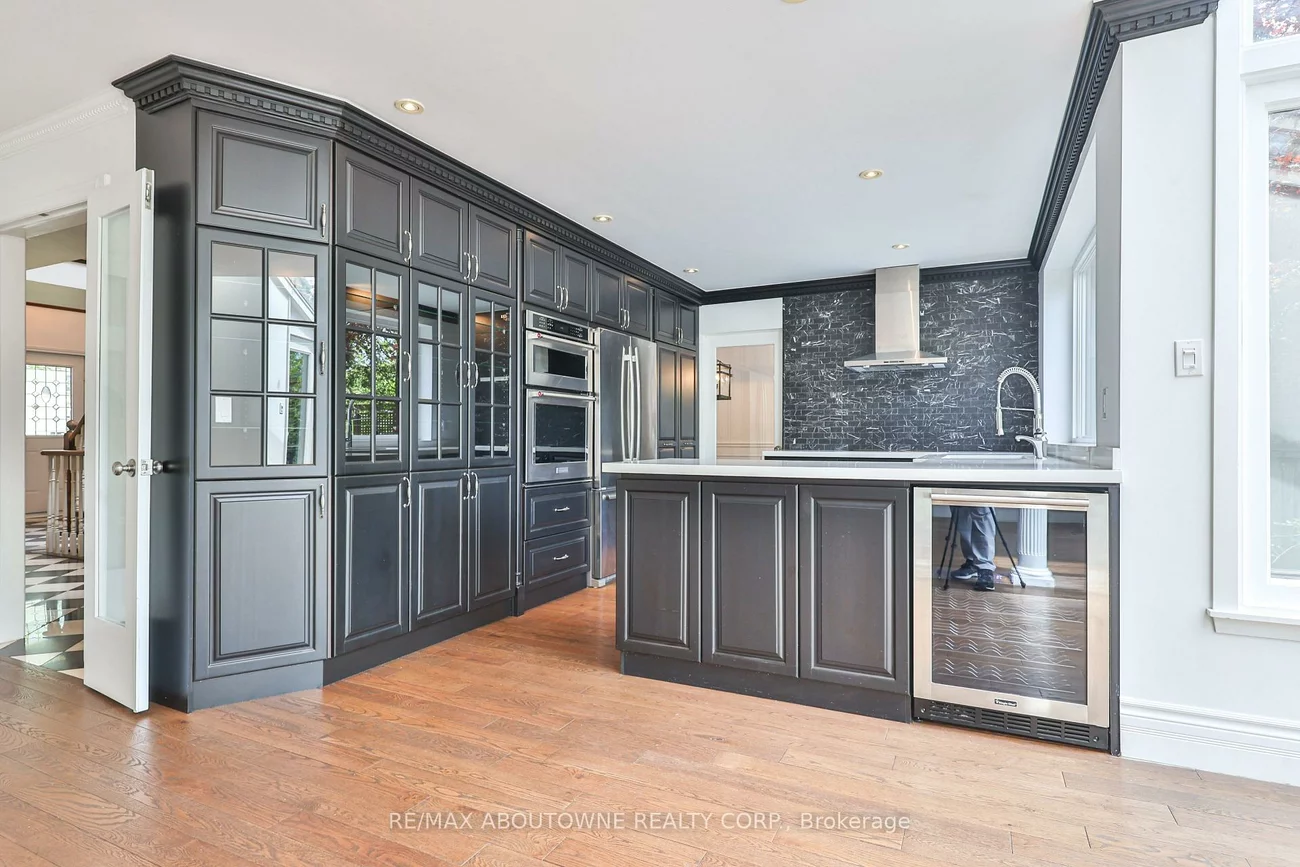 108, Whittington, 1017 - SW Southwest, Oakville