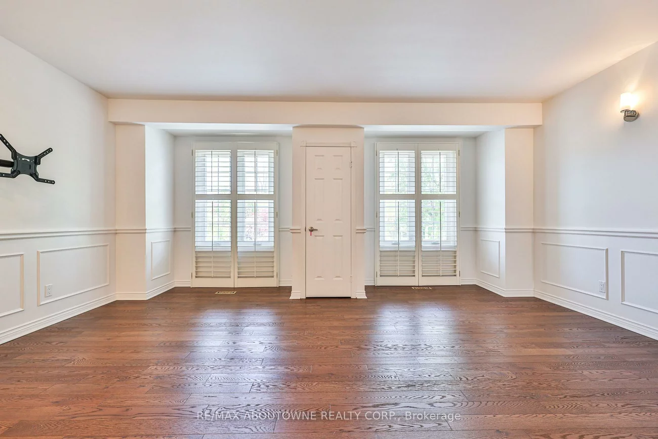108, Whittington, 1017 - SW Southwest, Oakville