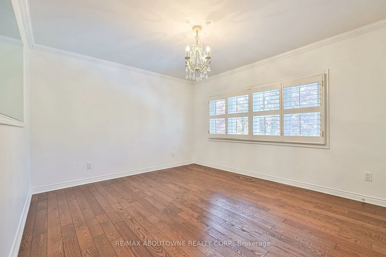 108, Whittington, 1017 - SW Southwest, Oakville