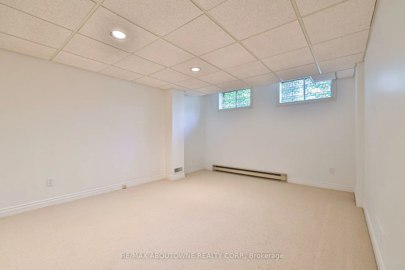 108, Whittington, 1017 - SW Southwest, Oakville