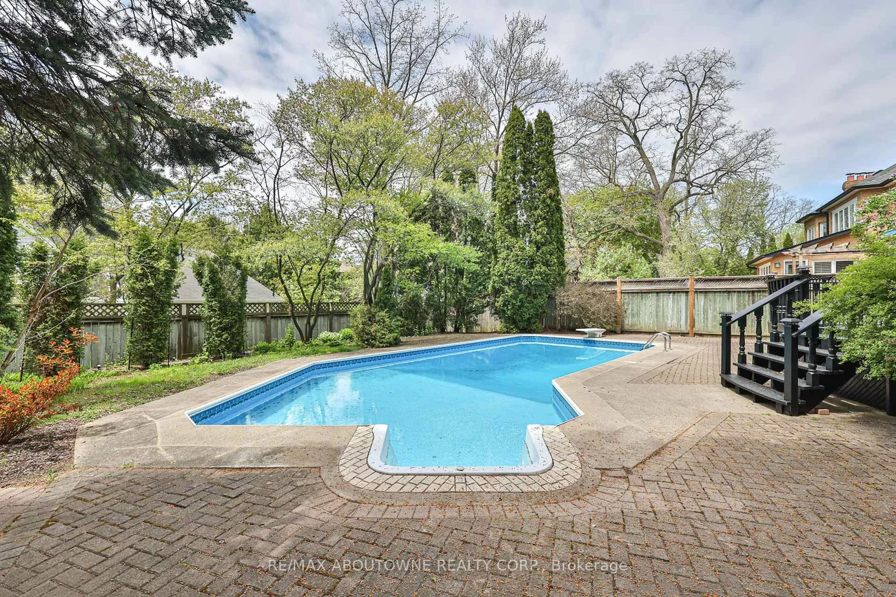 108, Whittington, 1017 - SW Southwest, Oakville