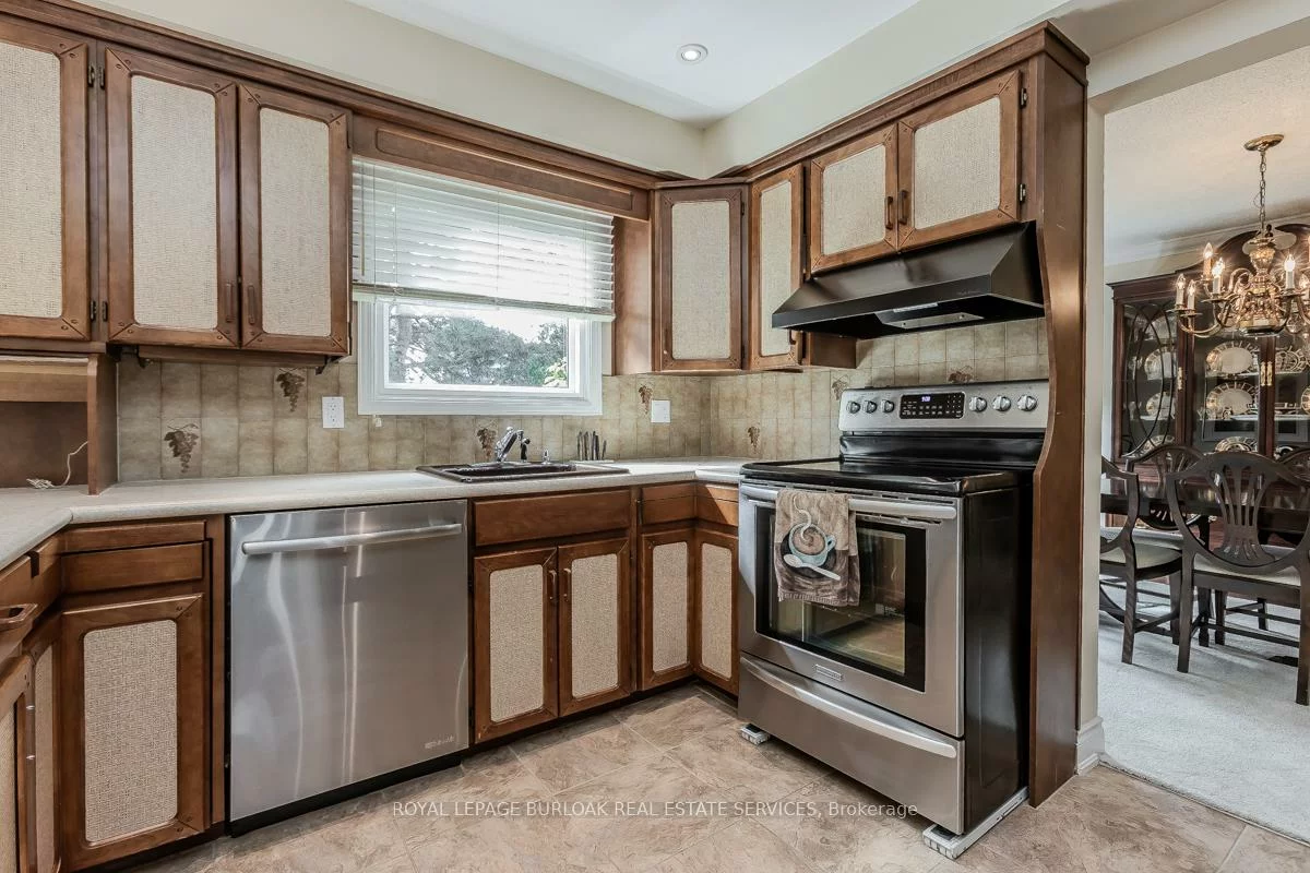 318, Slade, 1020 - WO West, Oakville