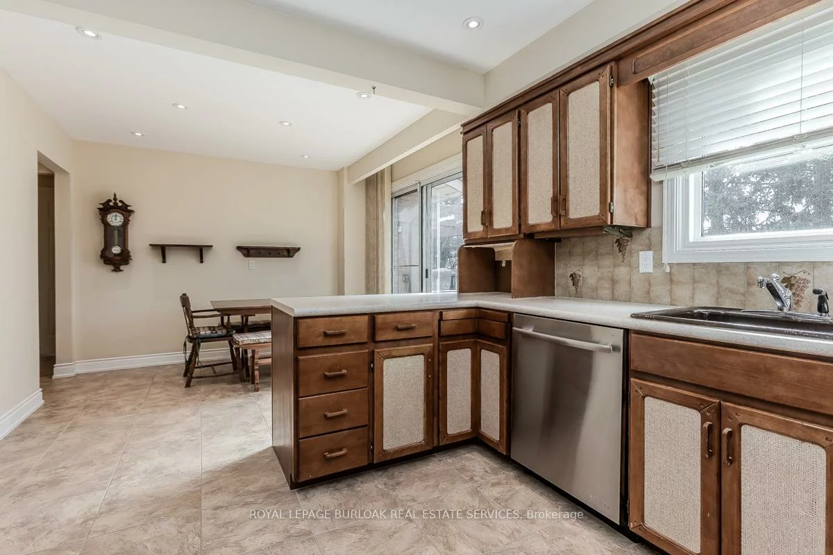 318, Slade, 1020 - WO West, Oakville