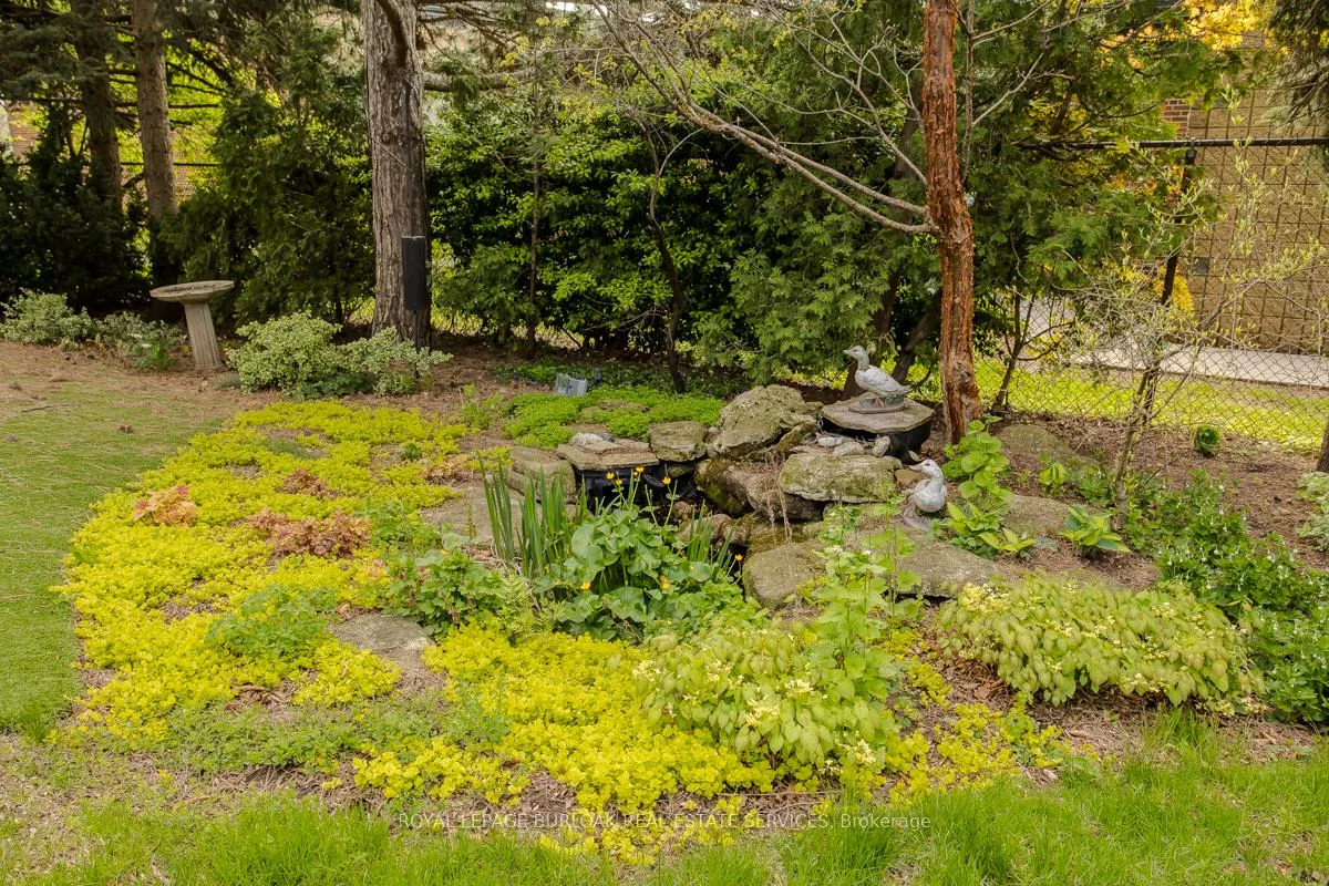318, Slade, 1020 - WO West, Oakville